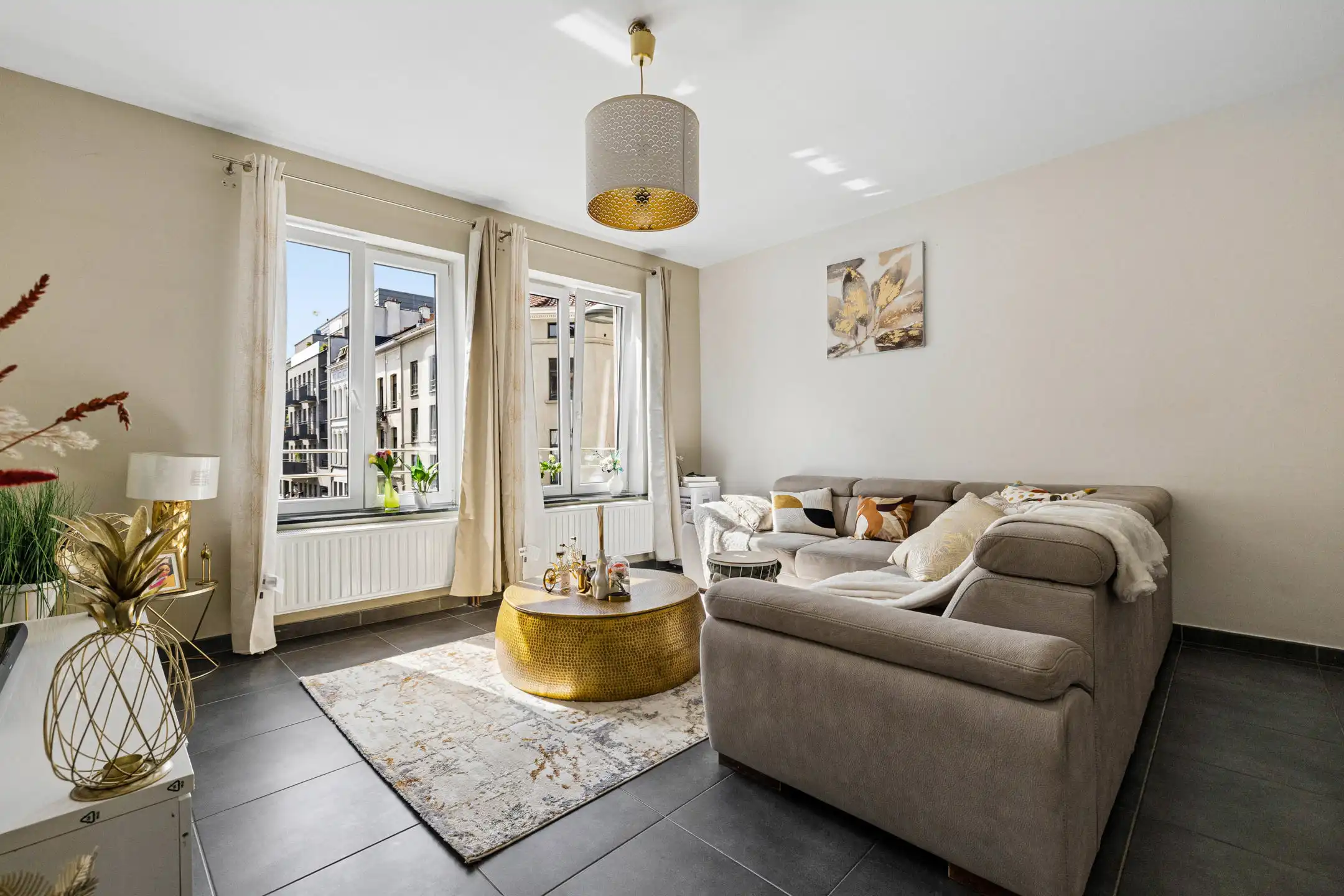 Ruim appartement met 1 slaapkamer van ± 75m² foto 5