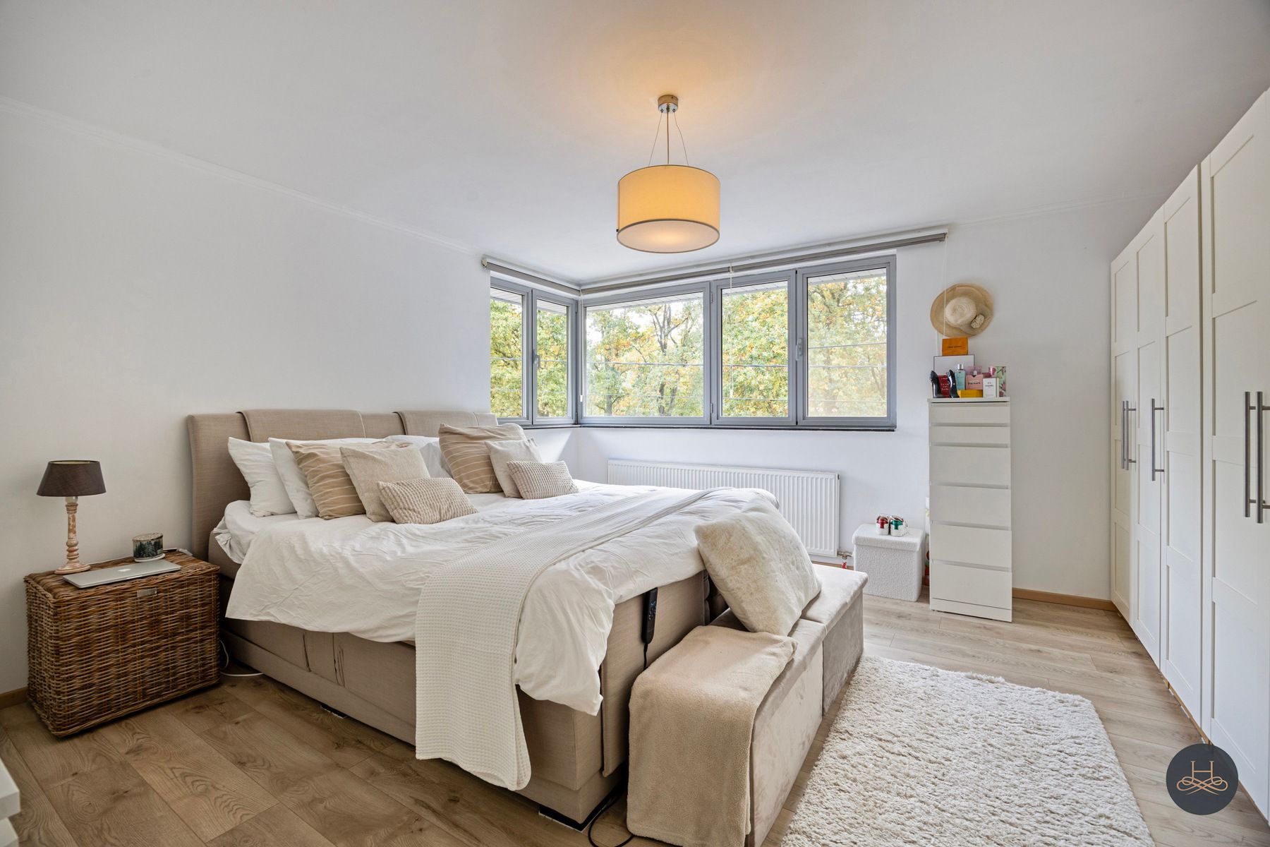 Ruime gezinswoning met zwembad in groene, rustige omgeving foto 26