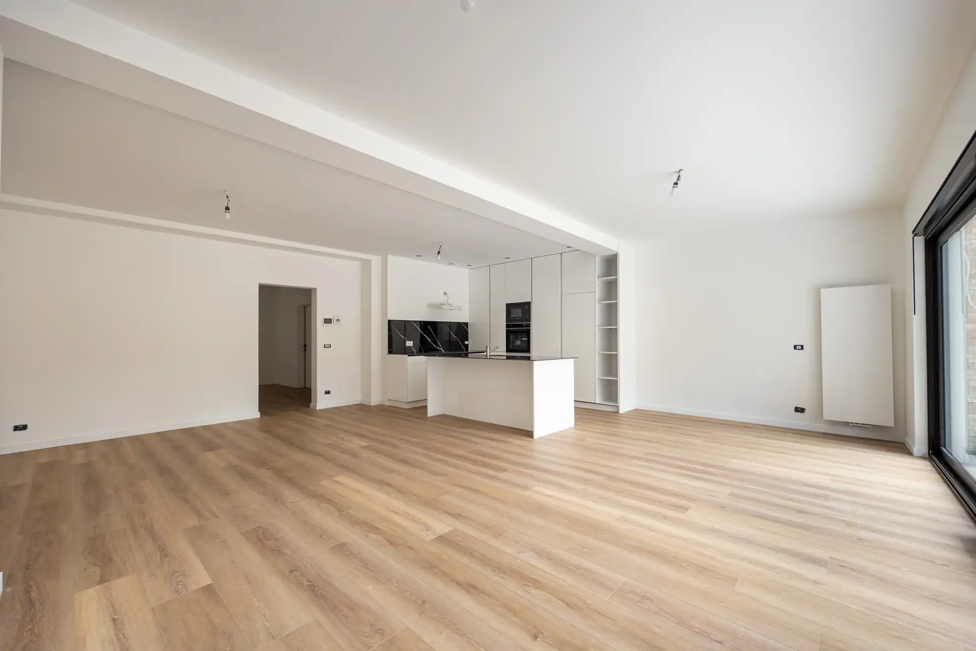 Hoogwaardig gerenoveerd GLVL-appartement met 2 slpks en tuin foto 3