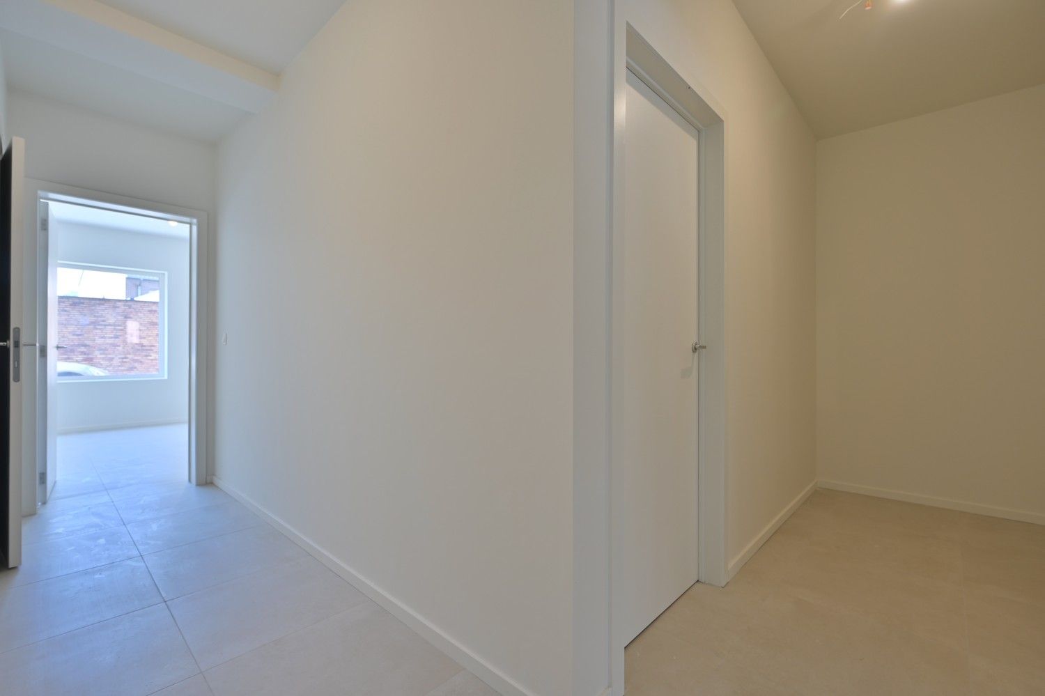 Nieuw appartement van ± 130 m² met 2 slaapkamer in bestaande residentie, gelegen in het historische centrum van Maaseik foto 8