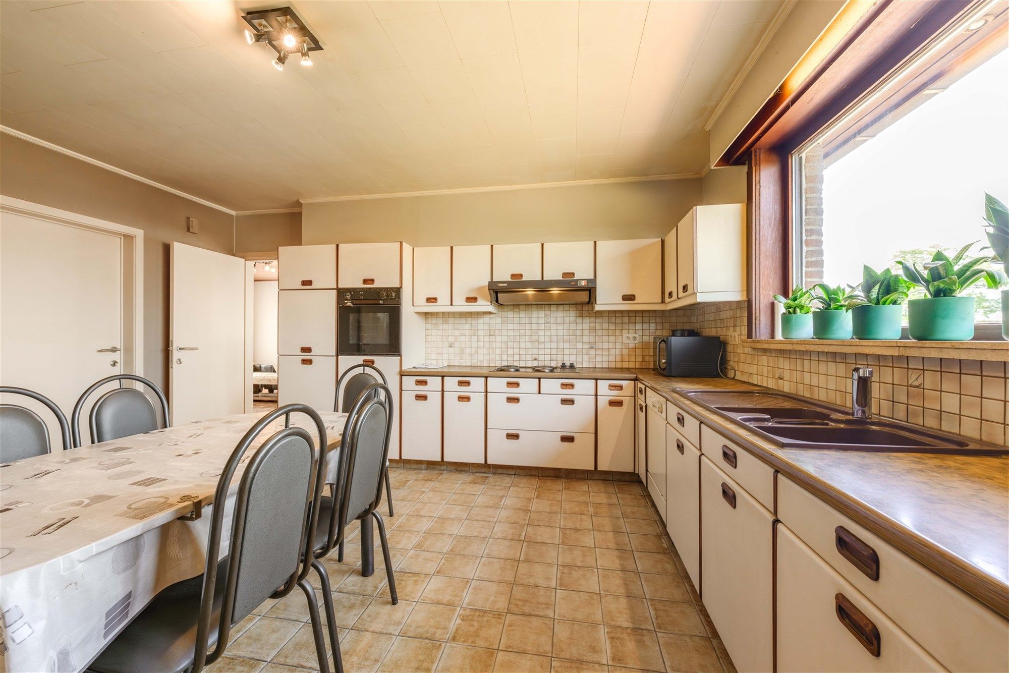 Vrijstaande woning met grote tuin in Wingene foto 9