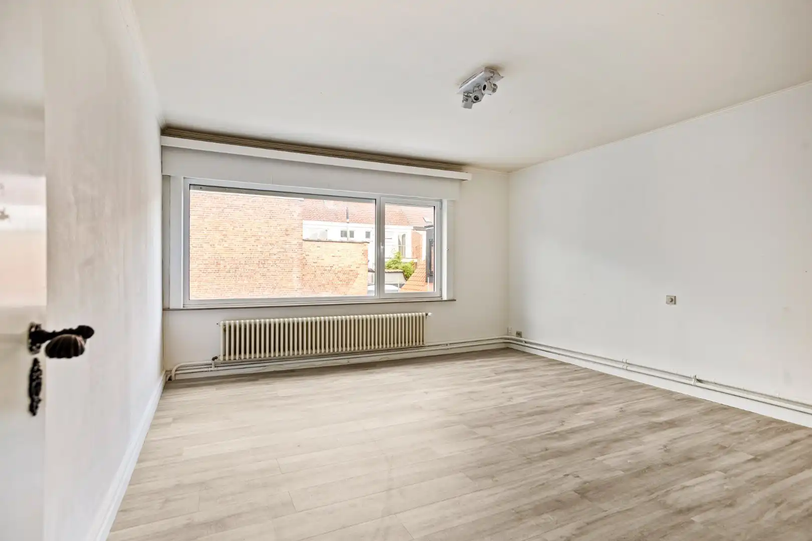 Leuke, halfopen woning met 3 slaapkamers, garage en tuin! foto 14