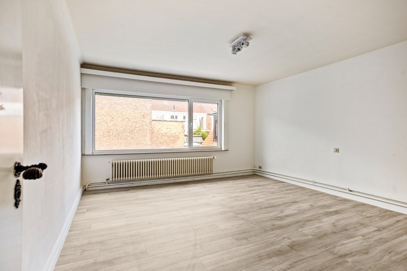 Leuke, halfopen woning met 3 slaapkamers, garage en tuin! foto 14