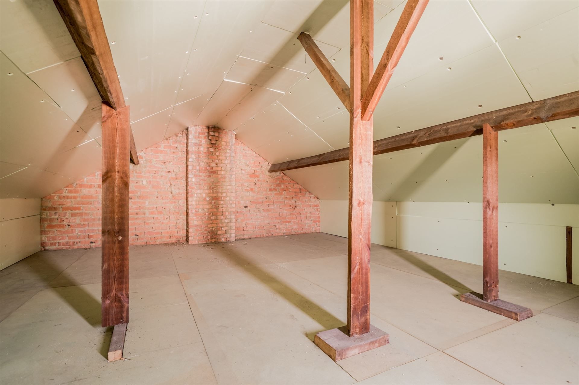 Rustig gelegen woonhuis met veel potentieel foto 24