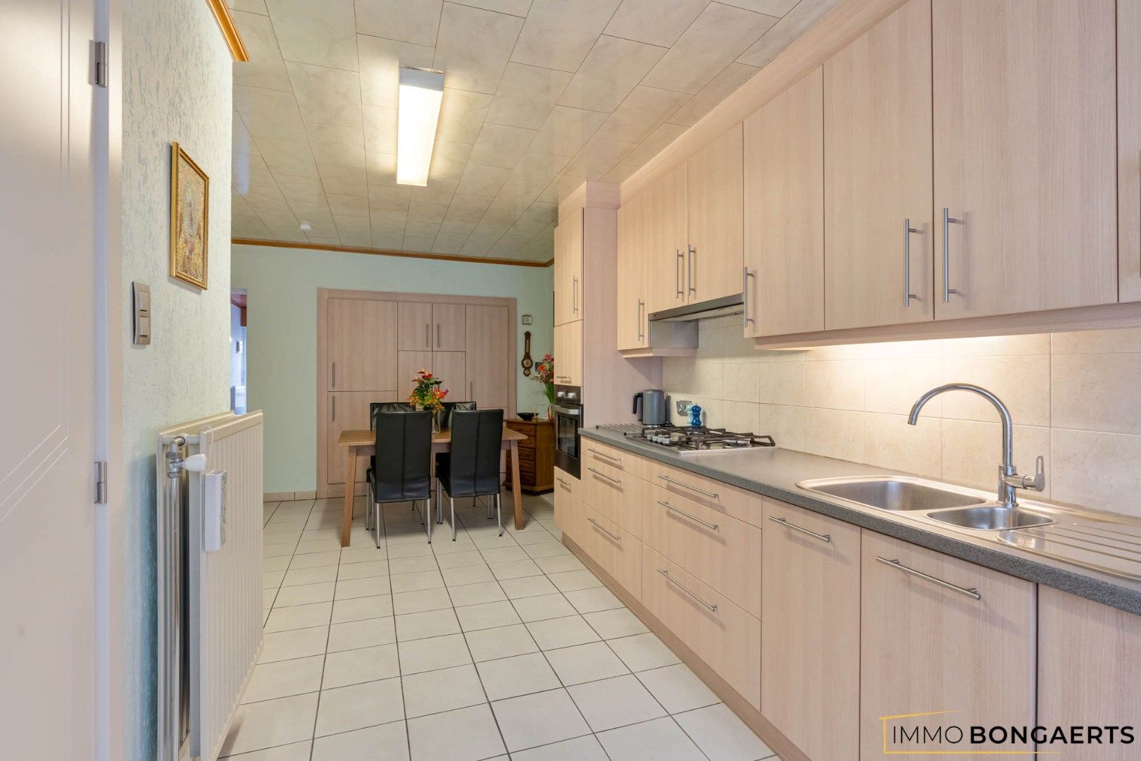 Rijwoning met 3 slaapkamers foto 4