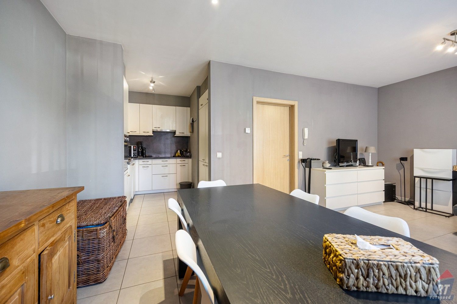 Instapklaar gelijkvloers appartement met 2 slaapkamers in centrum Herk-de-Stad – interessante opbrengsteigendom foto 4