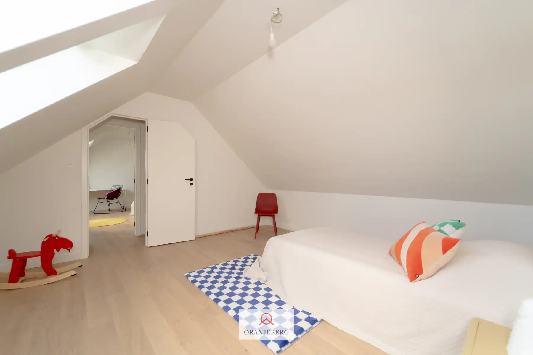 Ruime woning met 4 slpk's en tuin foto 21