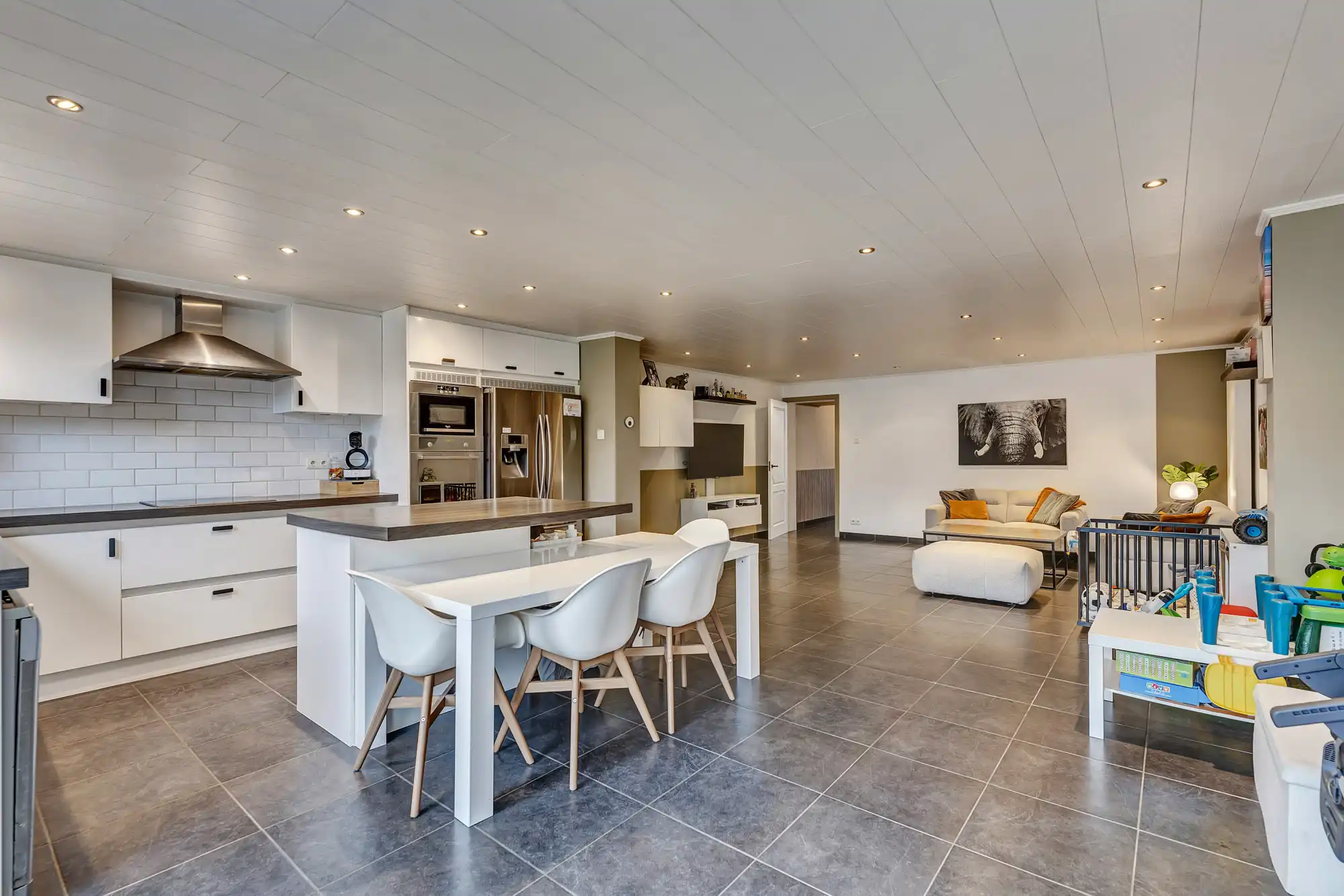 Prachtige instapklare woning met 3 slpks, tuin en garage foto 6