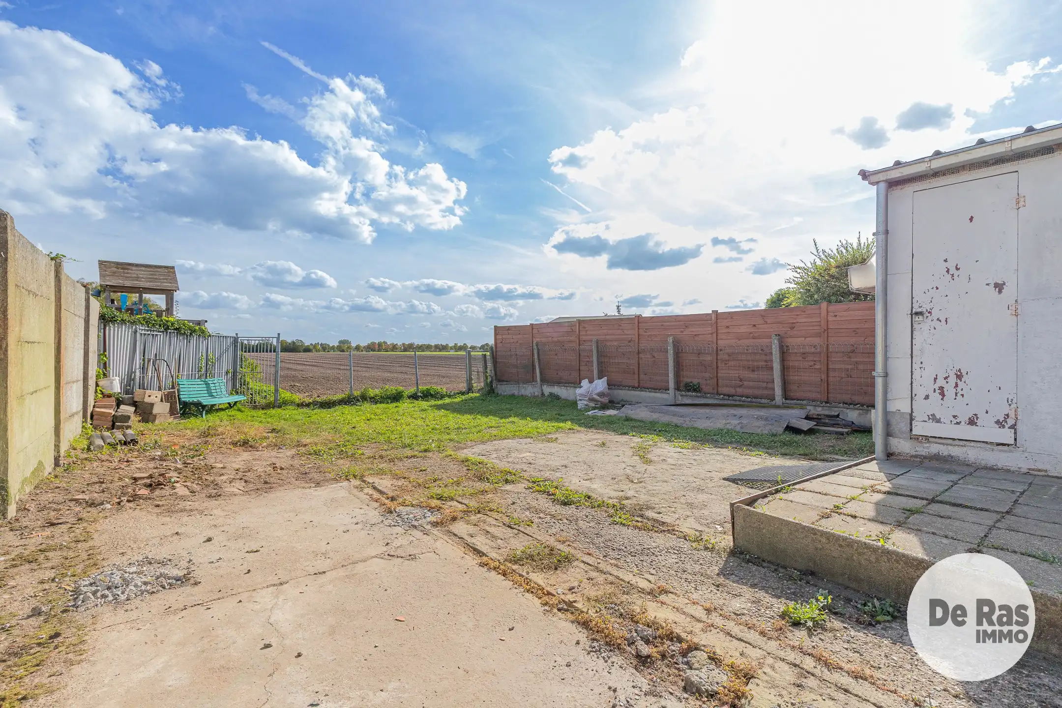 ZELE - Te renoveren woning met 3 kamers en leuke tuin foto 18