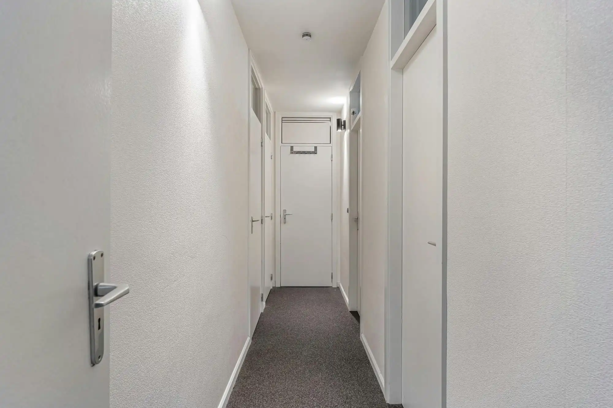 Instapklaar penthouse met 2 slaapkamers en autostandplaats in Hasselt foto 6