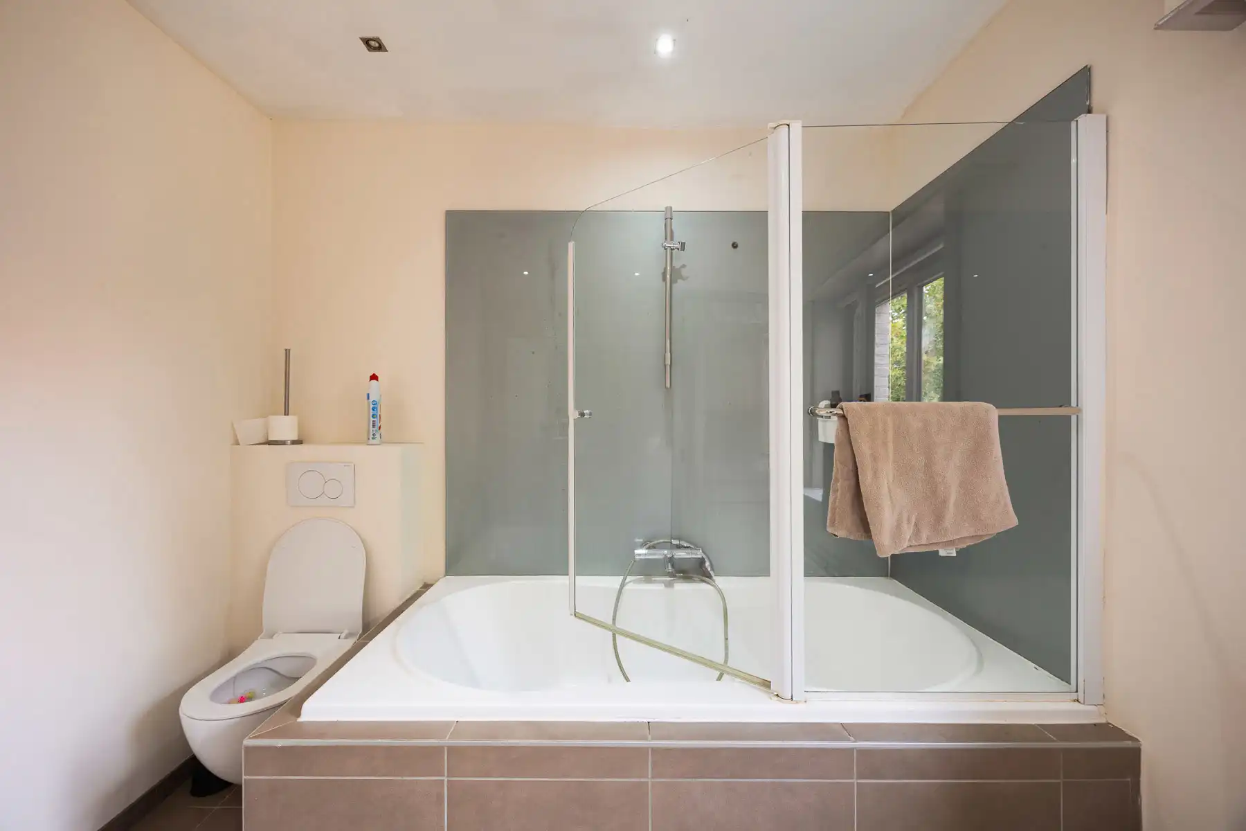 Ruime woning met praktijkruimte op toplocatie foto 16