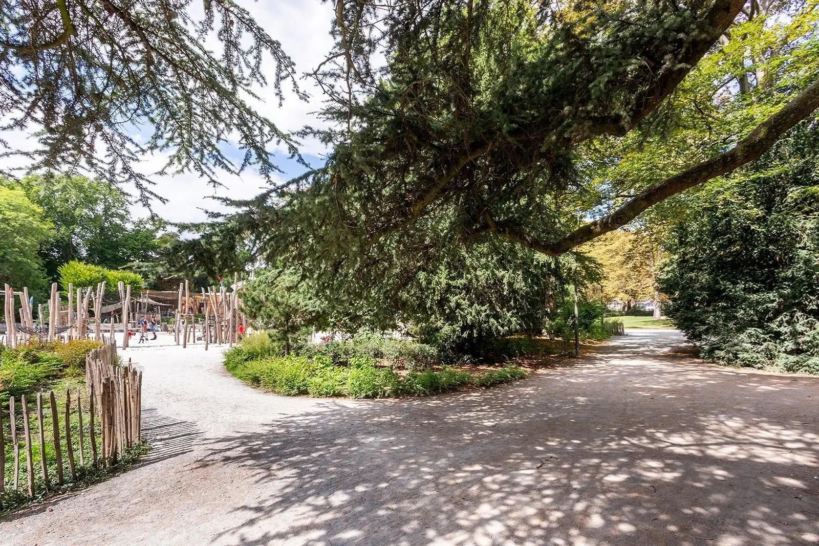 Uiterst ruim vierslaapkamer appartement tussen het Stadspark en de Theaterbuurt!  foto 32