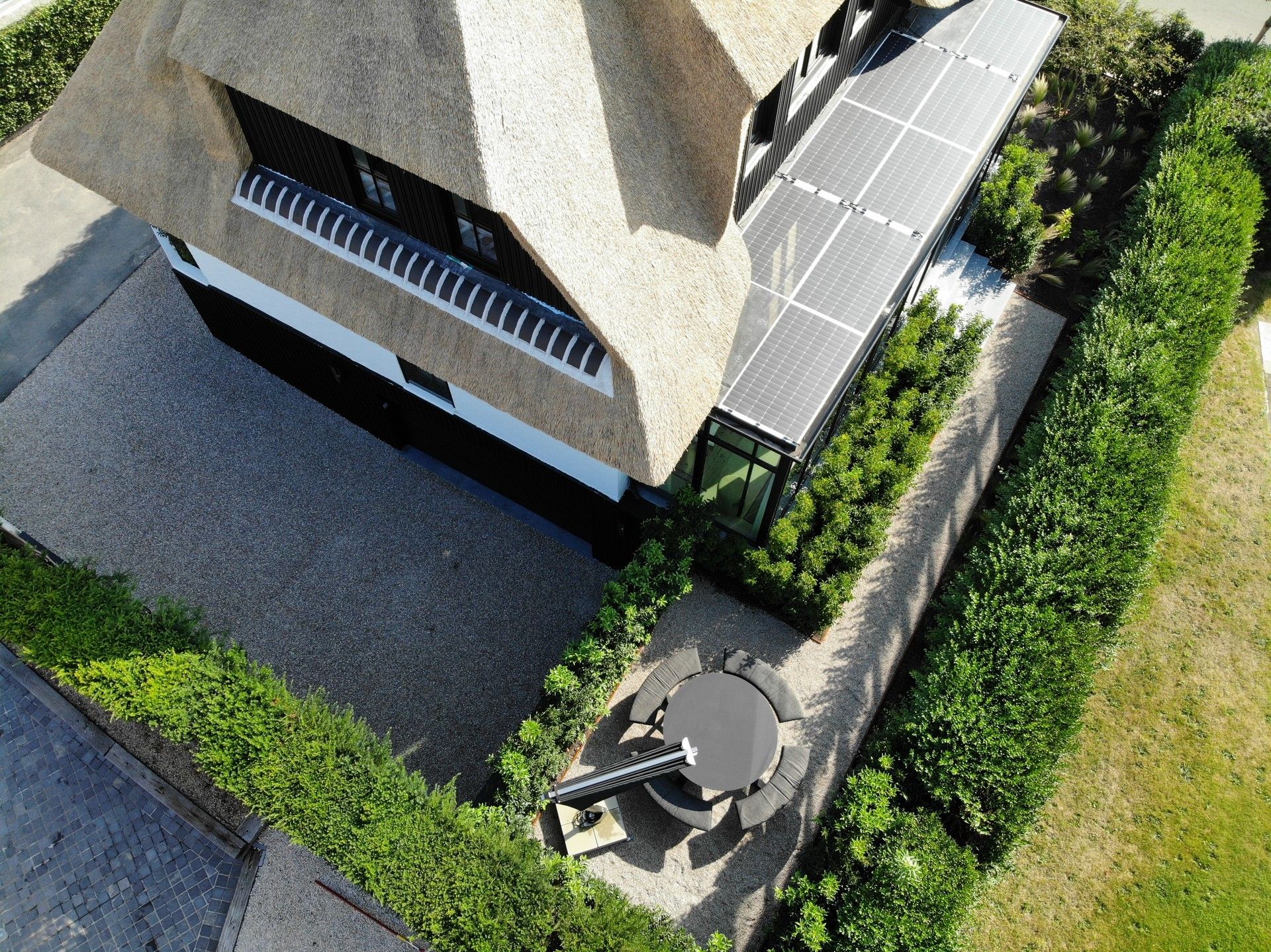 Luxueus gerenoveerde villa op toplocatie op 100m van het strand foto 33