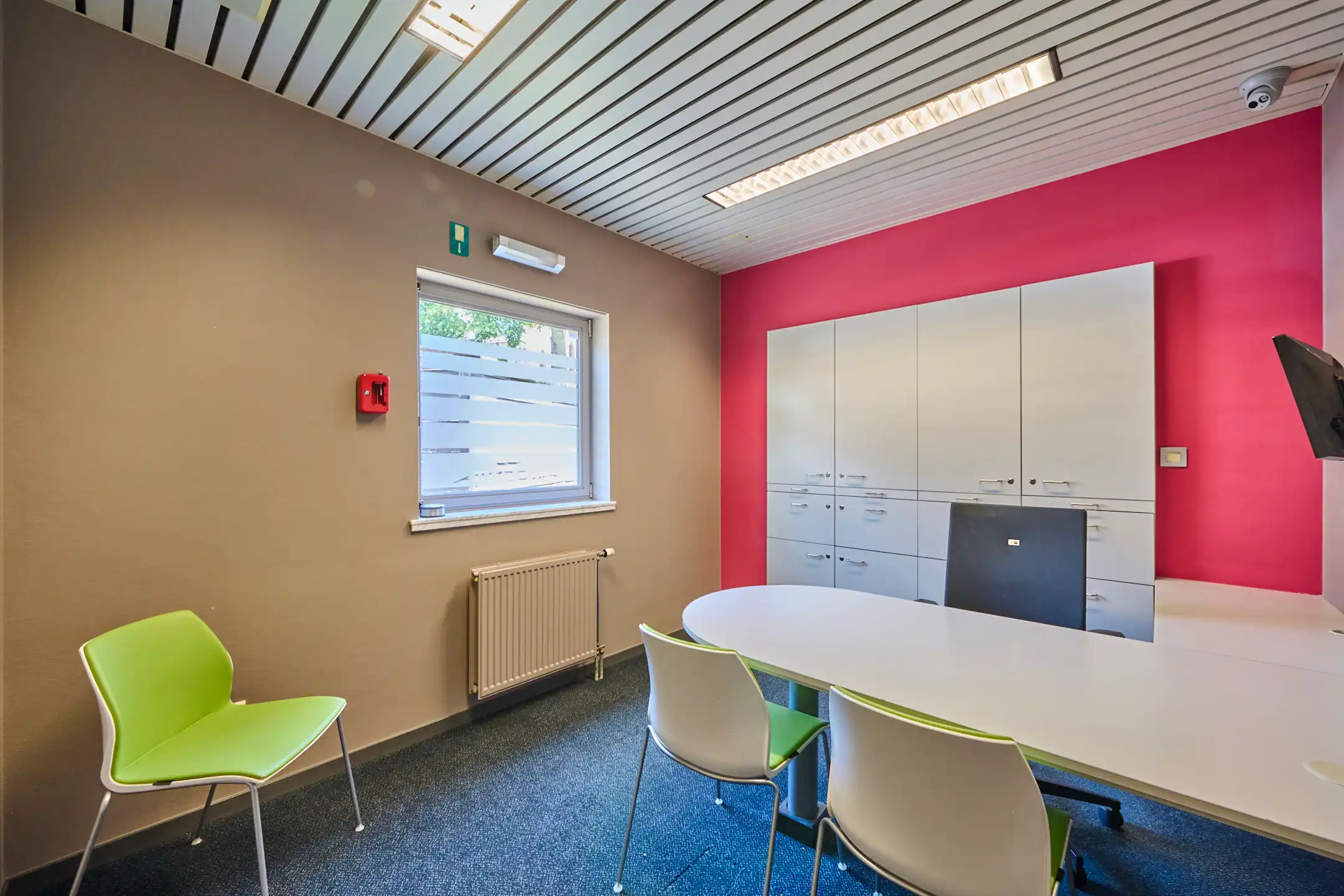 Te huur: kantoor/handelsruimte van 220m² in Hechtel foto 9