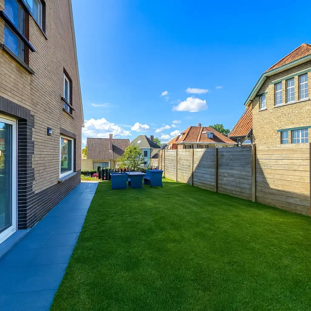 Ruime koppelvilla met 4 slaapkamers en dubbele garage te koksijde-Bad op amper 700m van het strand.  foto 15