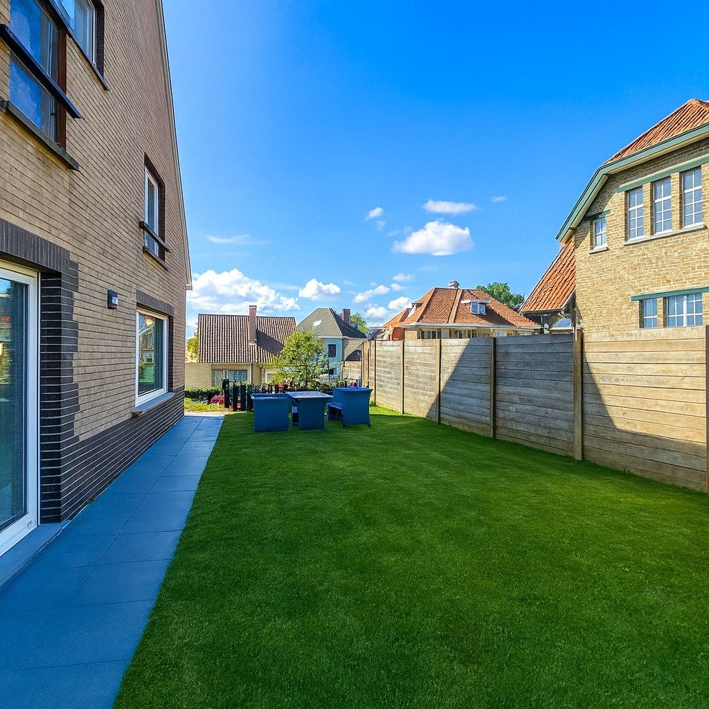 Ruime koppelvilla met 4 slaapkamers en dubbele garage te koksijde-Bad op amper 700m van het strand.  foto 15