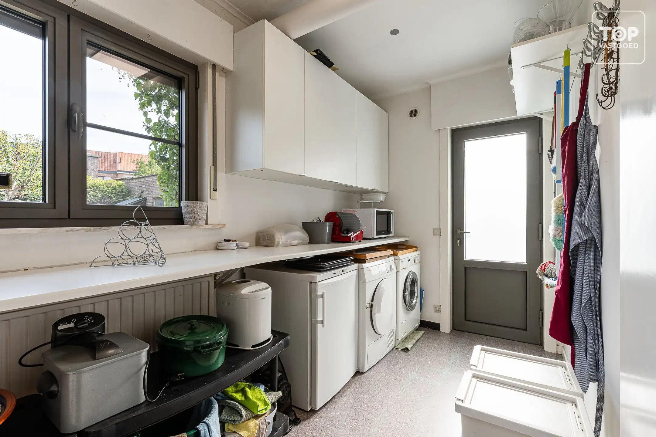 Instapklare halfopen woning met 4 slaapkamers, garage en mooie tuin foto 23