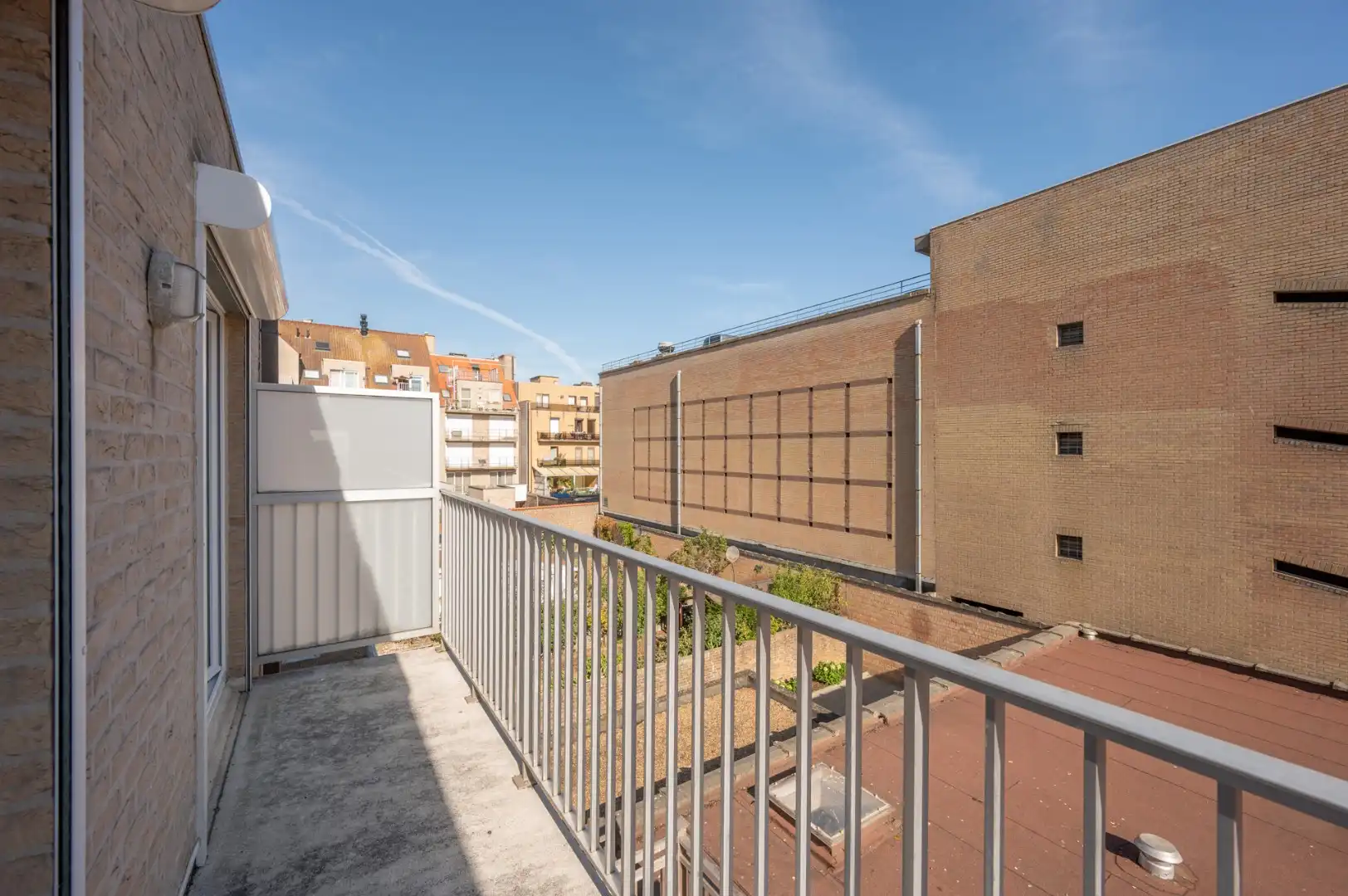 Ruim appartement met zuidgericht terras nabij Lippenslaan, op wandelafstand van de Zeedijk foto 14