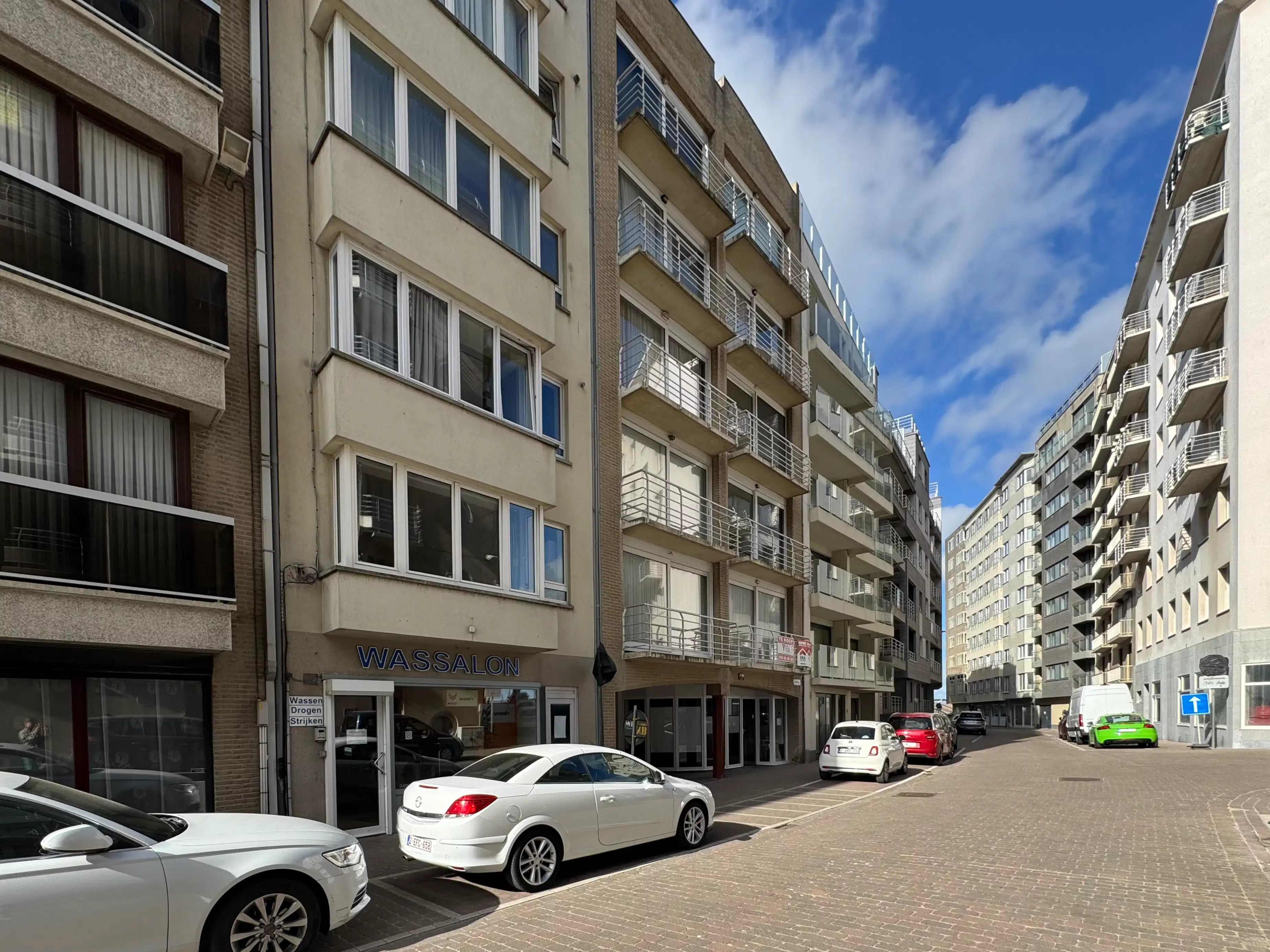 Verfijnd heringericht appartement met zicht op zee foto 11