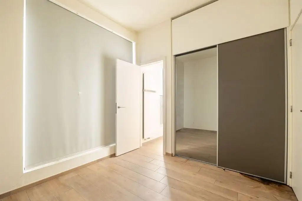 Recent appartement met groot zonneterras pal aan Park Spoor Noord foto 9