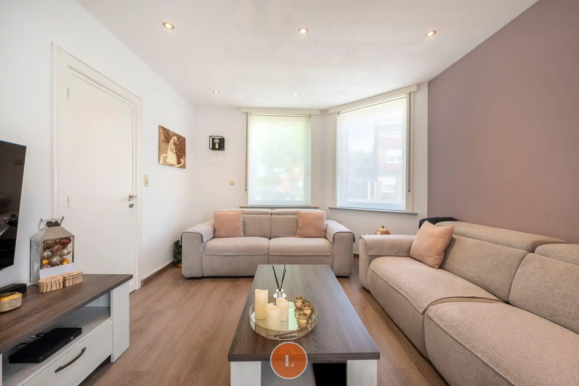 Charmante hoekwoning met onderhoudsvriendelijke stadstuin op centrale ligging in Menen foto 4