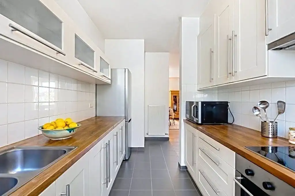 Ruim 3-slaapkamerappartement met terras te koop in Antwerpen foto 8
