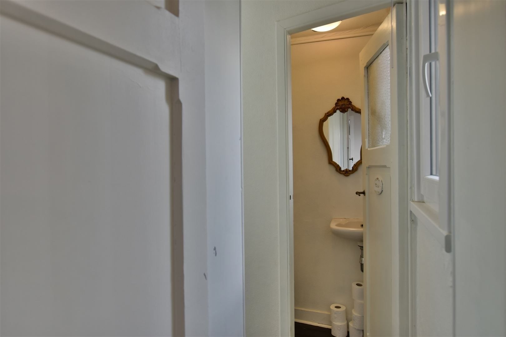 Karaktervolle, ruime woning met 6 slaapkamers, binnenkoer met jacuzzi en topligging! foto 18