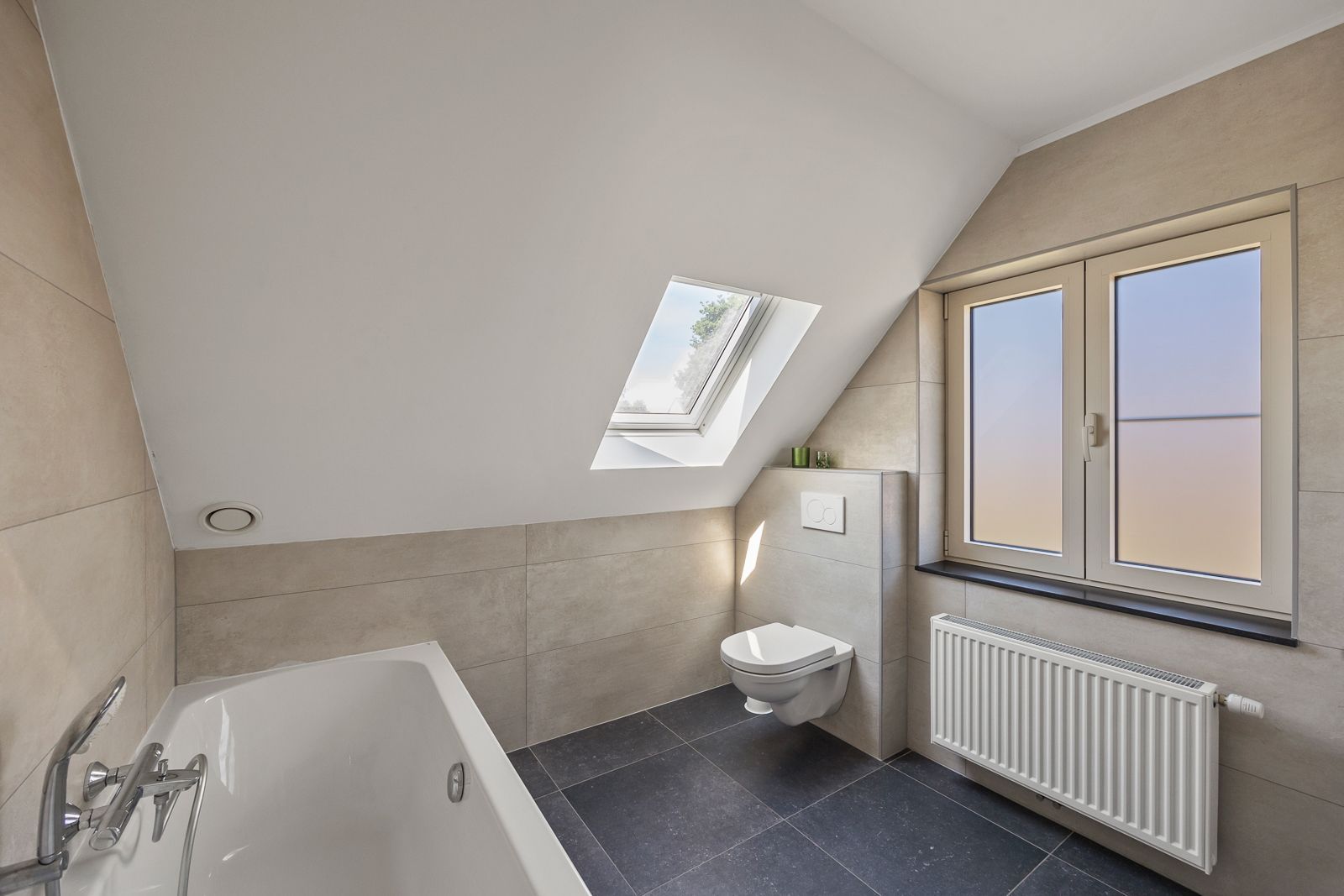 Instapklare woning met karakter, licht en ruimte in Hoevenen ! foto 19