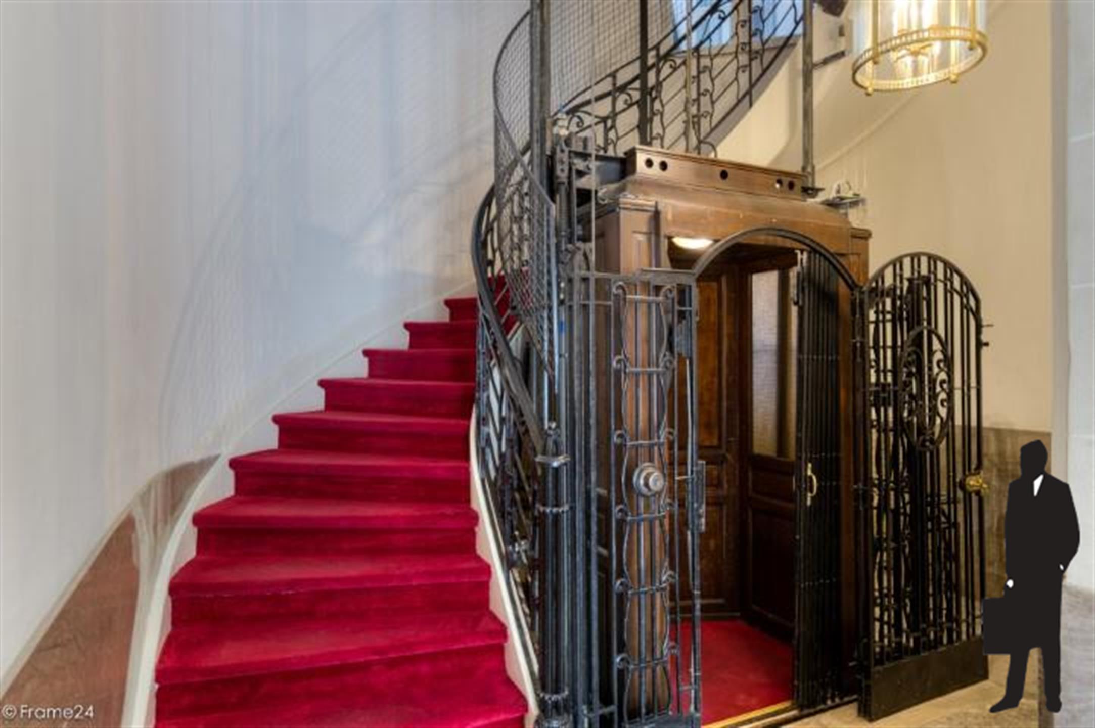 Authentiek appartement (ca 80m²) in Art Nouveau stijl. foto 19