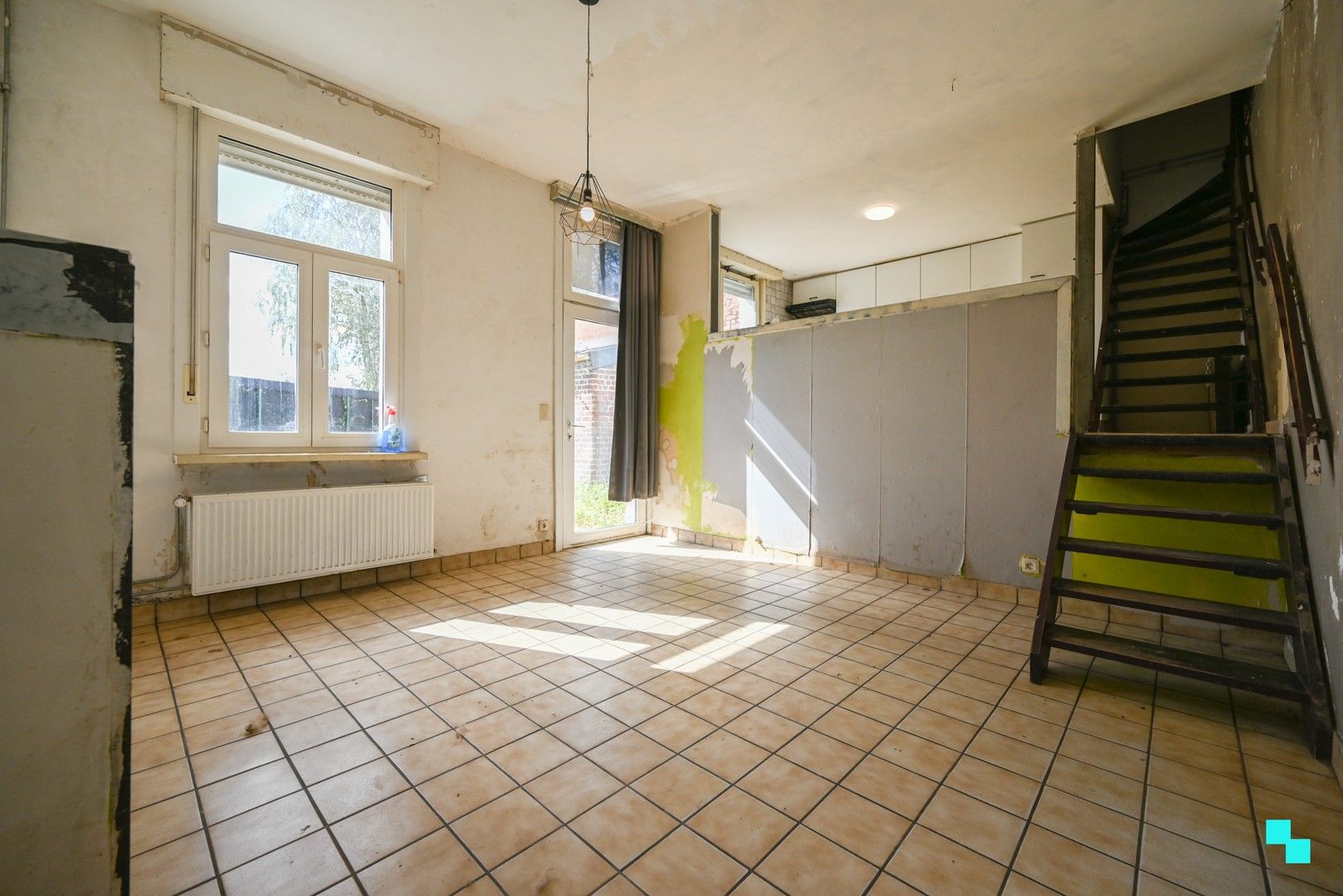 Te renoveren eengezinswoning gelegen op een perceel van ca. 300 m² foto 9