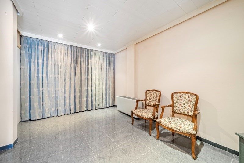 Ruime woning met tal van mogelijkheden foto 6
