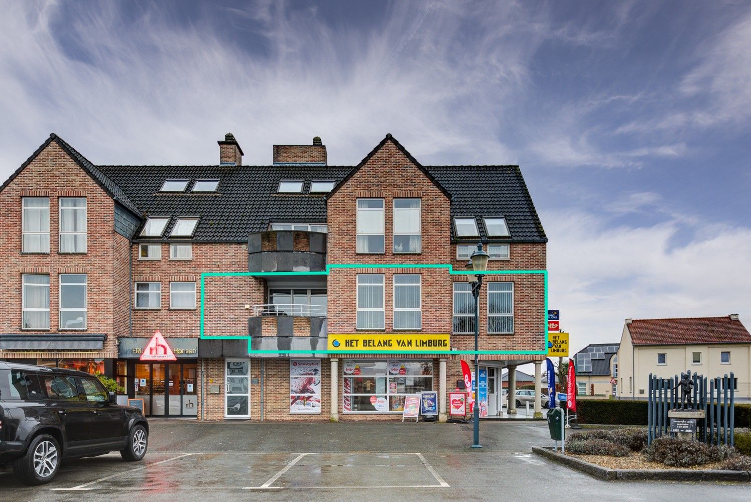 INSTAPKLAAR APPARTEMENT MET 2 SLAAPKAMERS EN GARAGE TE OPGRIMBIE foto {{pictureIndex}}