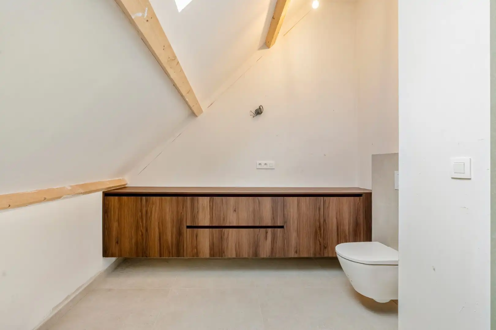 Exclusieve, volledig afgewerkte halfvrijstaande woning na transformatie van bestaande hoeve naar 2 BEN-woningen!  foto 29