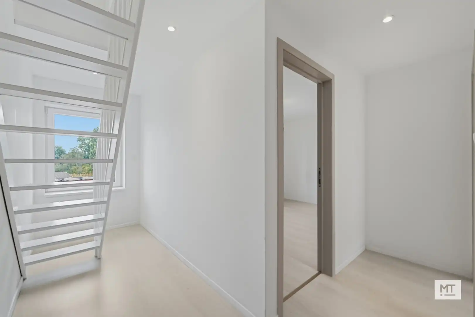 Instapklare woning met 4 slaapkamers, tuin en garage in Zonnebeke foto 8