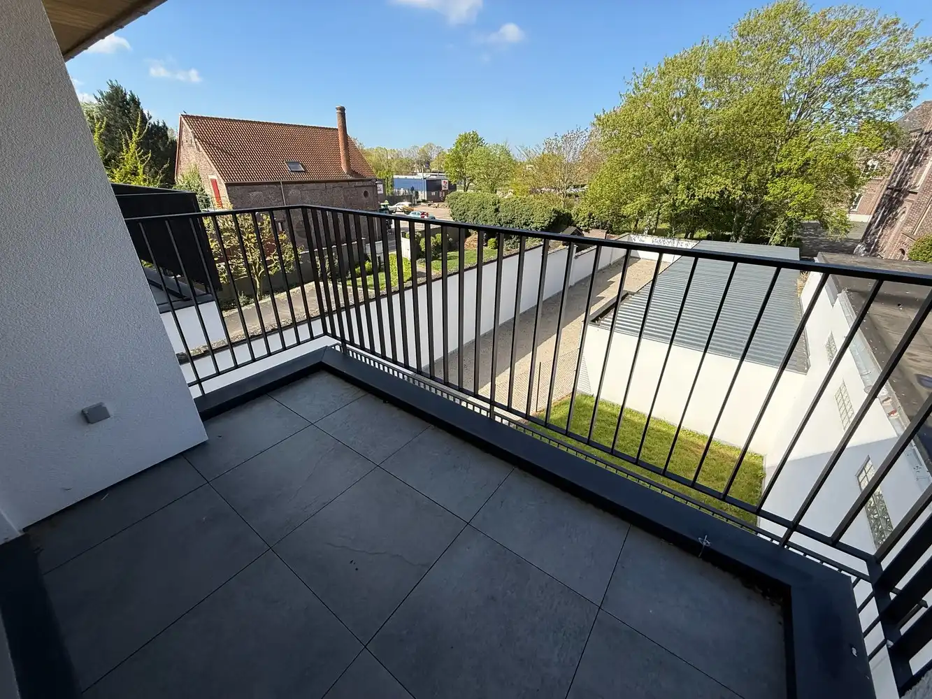 Ruim duplex nieuwbouwappartement met 2 slaapkamers én parkeerplaats! foto 10