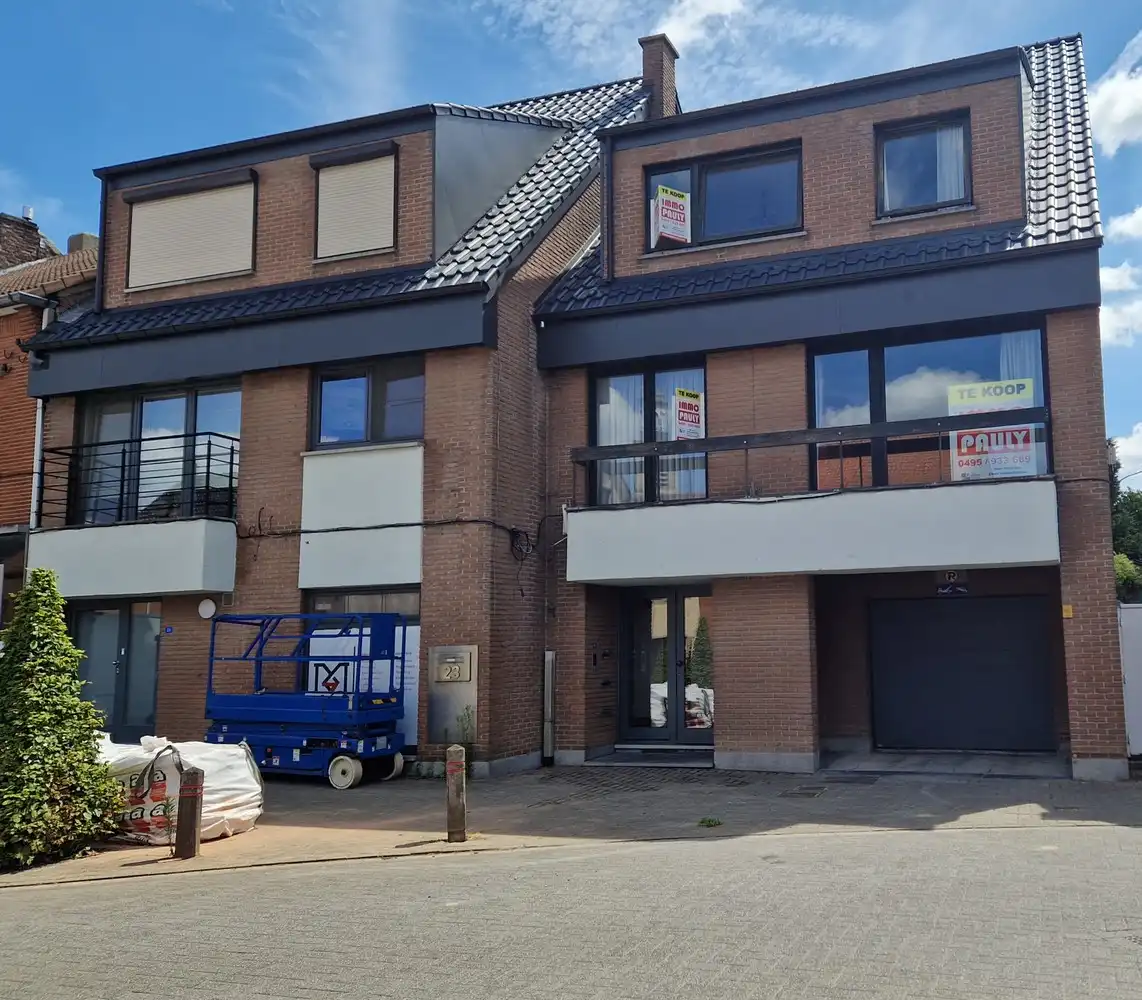 Duplex appartement, ruime leefruimte, 3 slpk, terras + garage foto {{pictureIndex}}