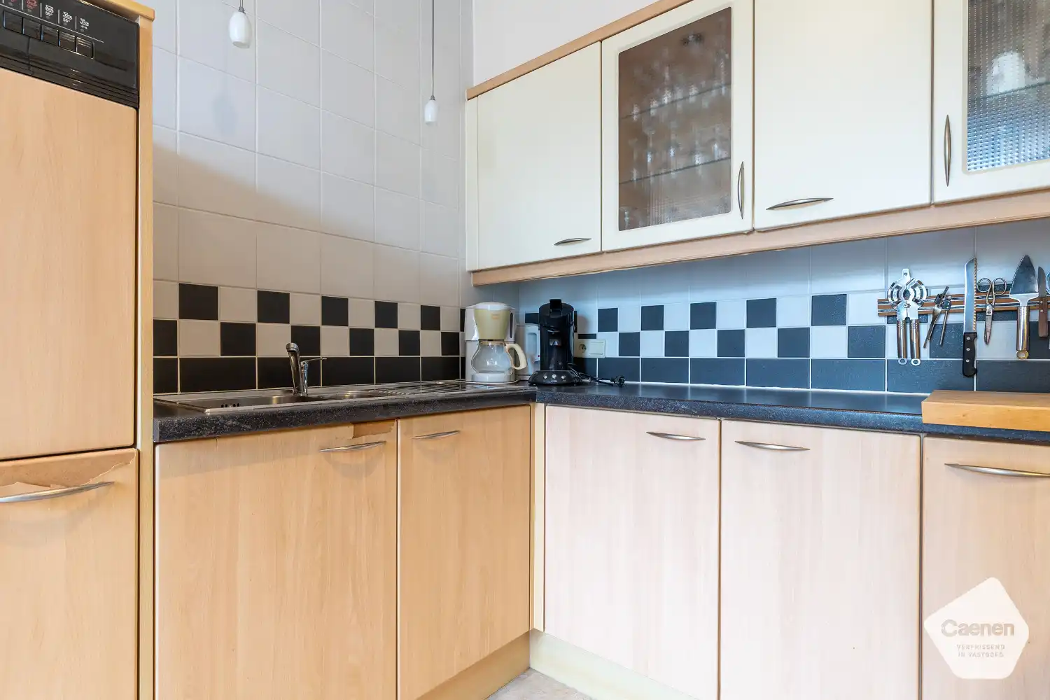 Ruim en lichtrijk appartement met 3 slaapkamers op topligging vlakbij station, strand en centrum foto 10