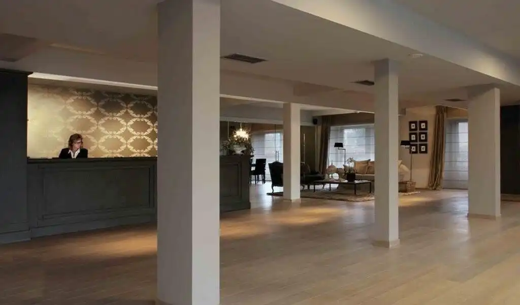 Instapklaar kantoor te huur op wandelafstand van Sint-Pietersstation Gent foto 3