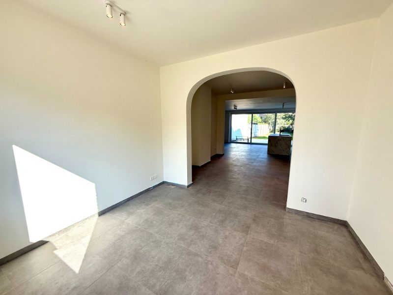 Prachtige vernieuwbouwwoning aan het water in hartje Deinze foto 4