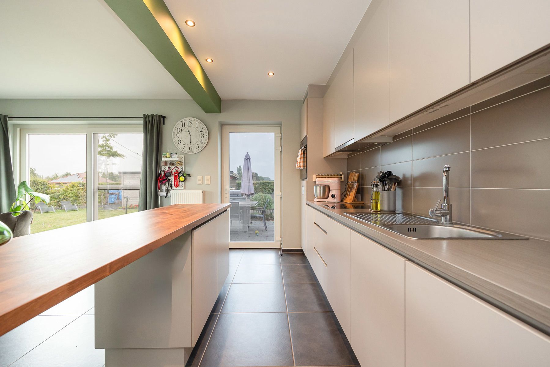 HOB met 3slk op 590m2 grond foto 11