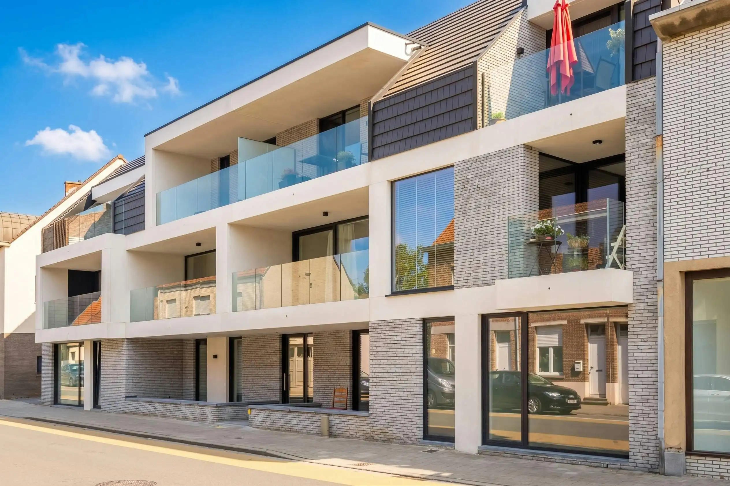 Recent appartement nabij het centrum te koop in Waregem foto 3