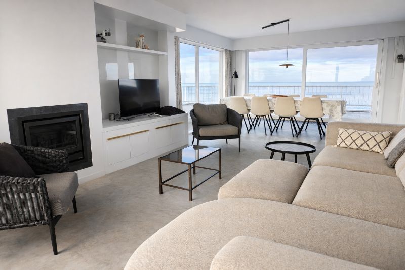 Luxe vastgoed: Penthouse met riant terras en zicht op zee foto 4