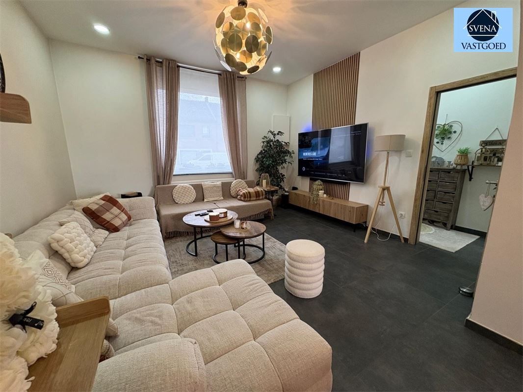 Hoofdfoto van de publicatie: ZEER MOOIE EN EIGENTIJDSE WONING MET 4 SLAAPKAMERS