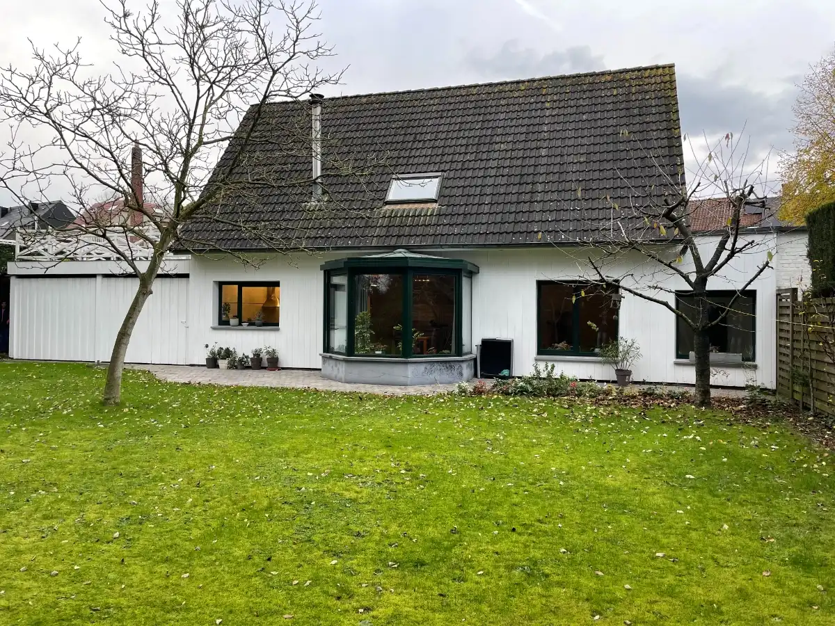 LOFT-WONING + tuin foto {{pictureIndex}}