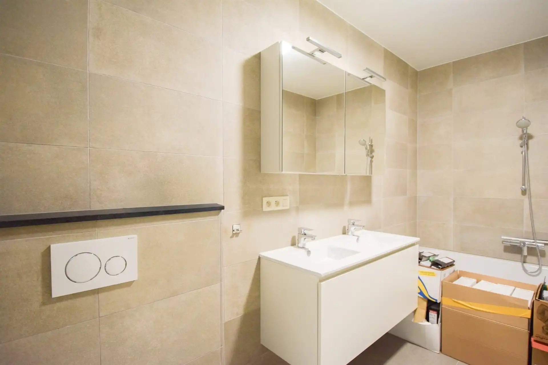 2-slaapkamerappartement in hartje van Sint-Gillis-Waas! foto 12