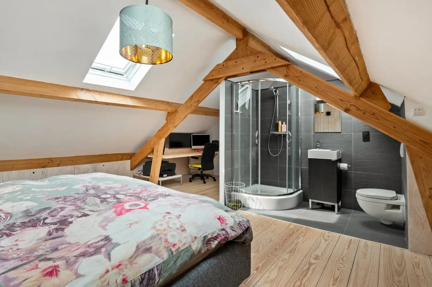 Instapklare woning met magazijn, 4 slaapkamers en 2 badkamers te Ranst! foto 27