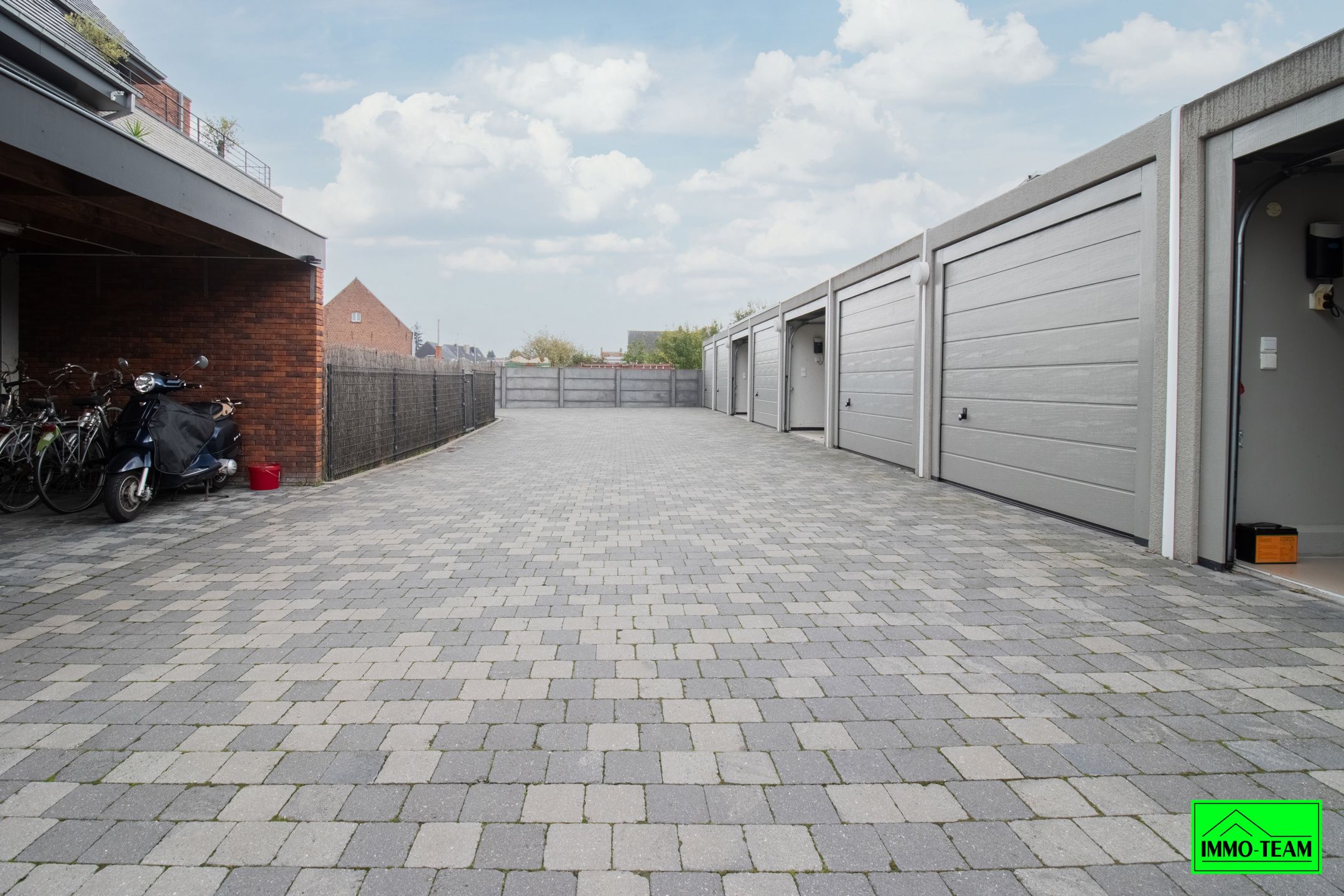 Modern en energiezuinig appartement met terras en garage foto 18