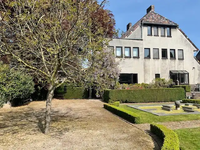 Interbellum villa in Bree centrum foto 47