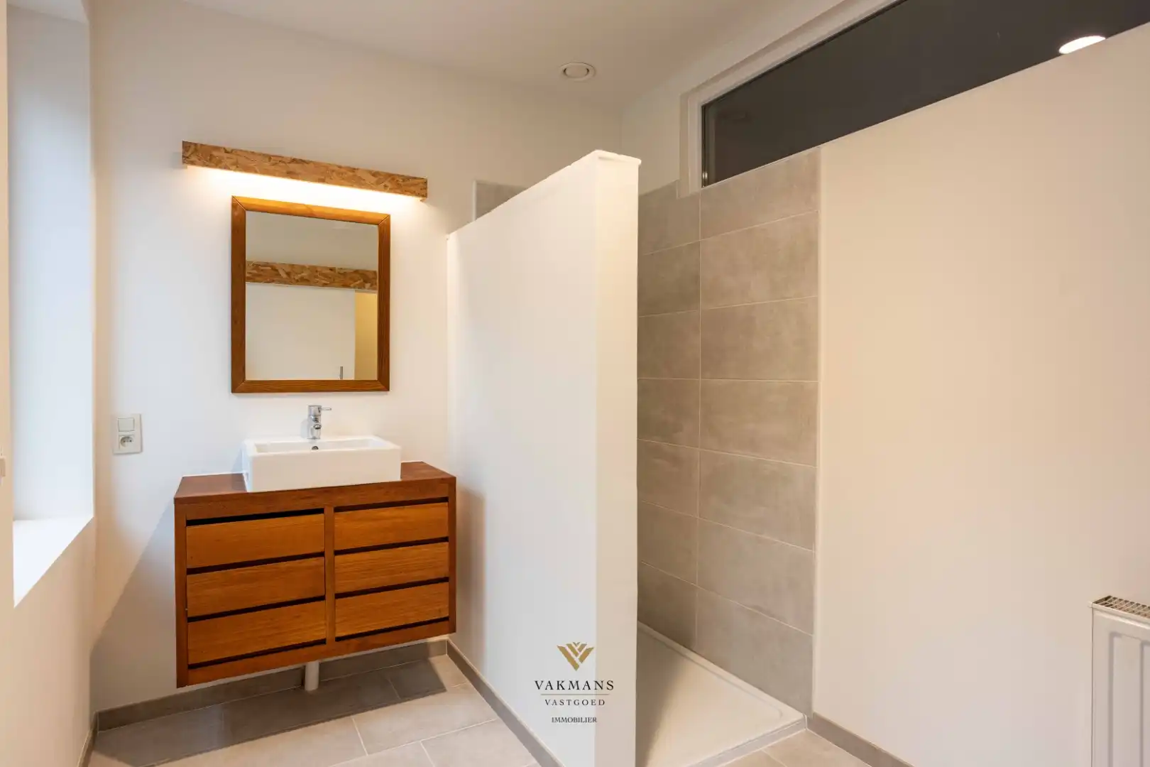 Prachtige gerenoveerde woning met 3 slaapkamers en tuin foto 8