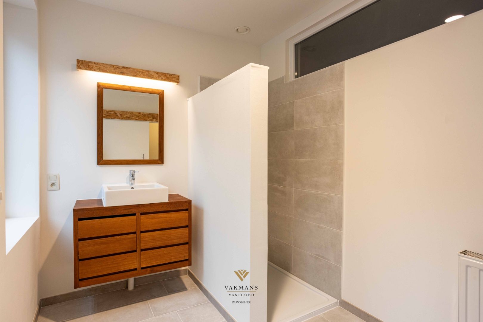 Prachtige gerenoveerde woning met 3 slaapkamers en tuin foto 8